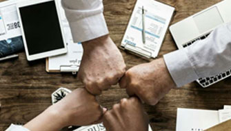 蘭州立正企業(yè)管理咨詢(xún)有限公司創(chuàng)辦于2007年，定位于提供各類(lèi)企業(yè)所需的咨詢(xún)和培訓(xùn)服務(wù)。

給予客戶(hù)高質(zhì)量的服務(wù)于高價(jià)值的回報(bào)，將自身打造成為“鷹的個(gè)人，雁的團(tuán)隊(duì)”的專(zhuān)業(yè)培訓(xùn)機(jī)構(gòu)。

公司基于對(duì)本土企業(yè)的深刻理解，以服務(wù)企業(yè)為宗旨，以專(zhuān)注、專(zhuān)業(yè)為向?qū)?，向企業(yè)提供具有針對(duì)性的培訓(xùn)。